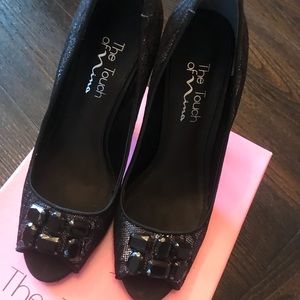 Touch of Nina Dressy Black/Silver peep toe heel